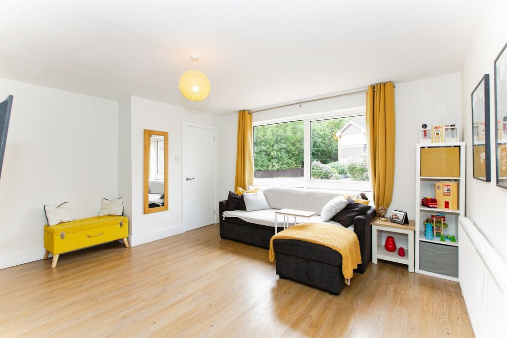 Property photo 3 of 11