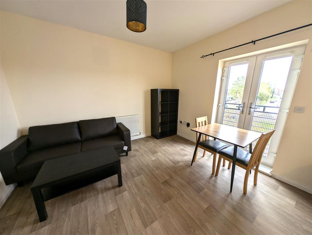 Property photo 3 of 9 Lounge.Jpg