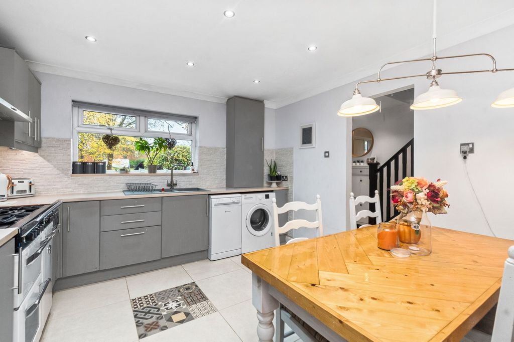 Property photo 3 of 26