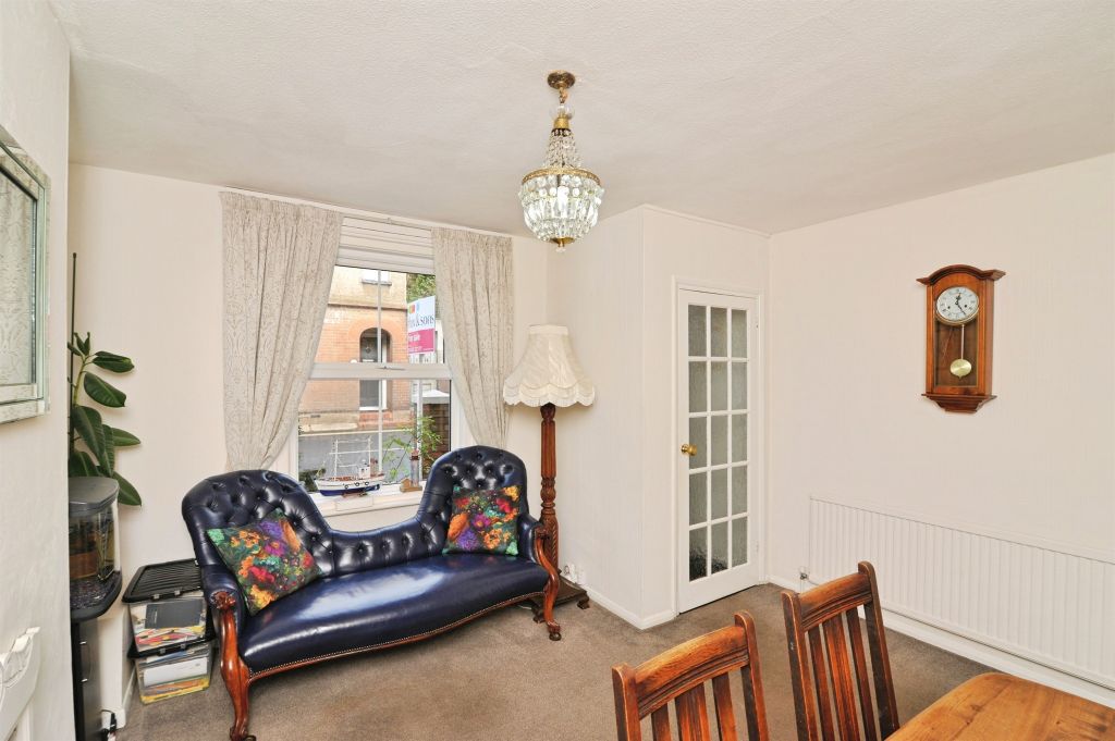 Property photo 2 of 20