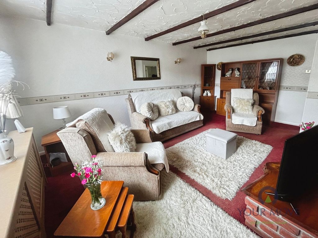 Property photo 3 of 8 Lounge