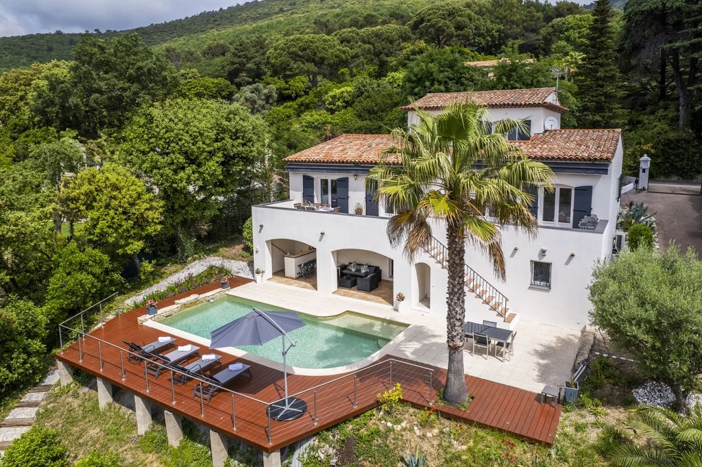 Property photo 2 of 23