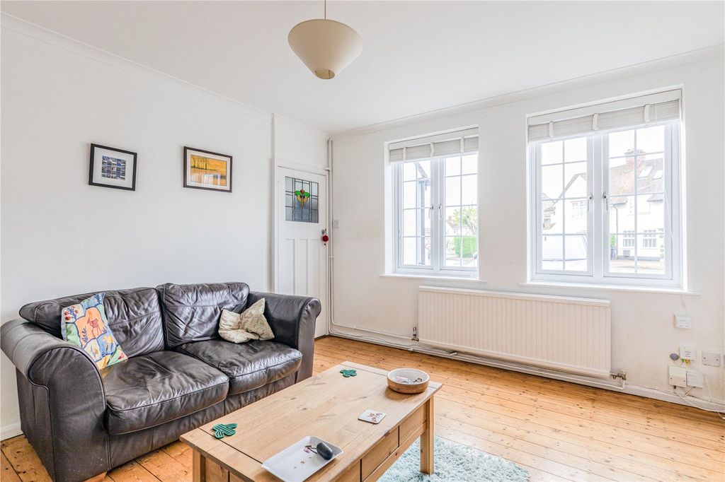 Property photo 2 of 21 Sitting Room