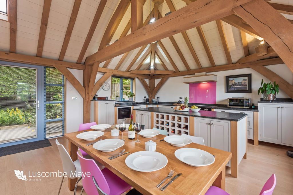 Property photo 2 of 21