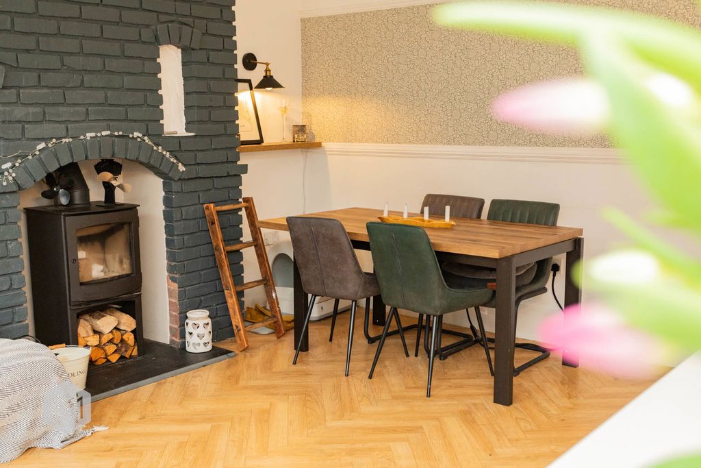 Property photo 3 of 37 Photograph