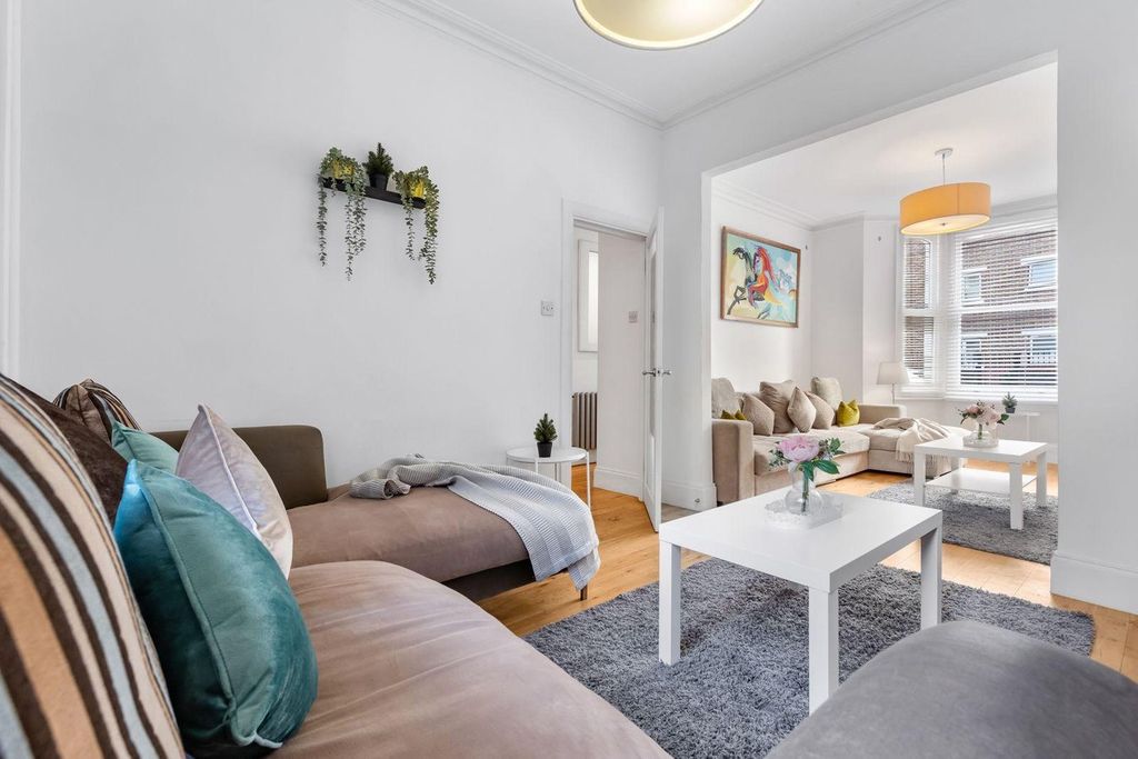 Property photo 2 of 27