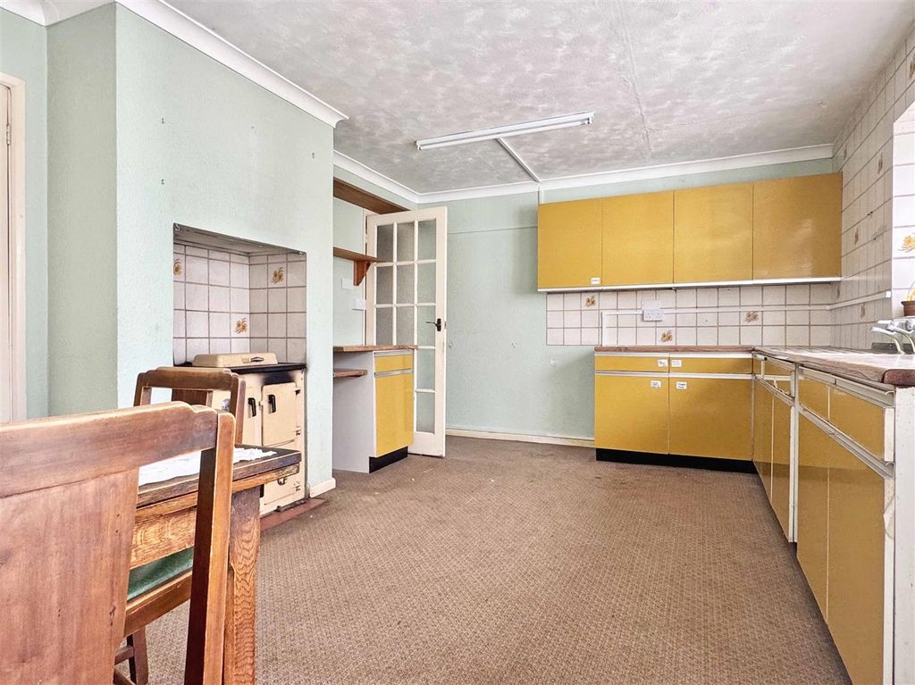 Property photo 2 of 24 Kitchen B.Jpg