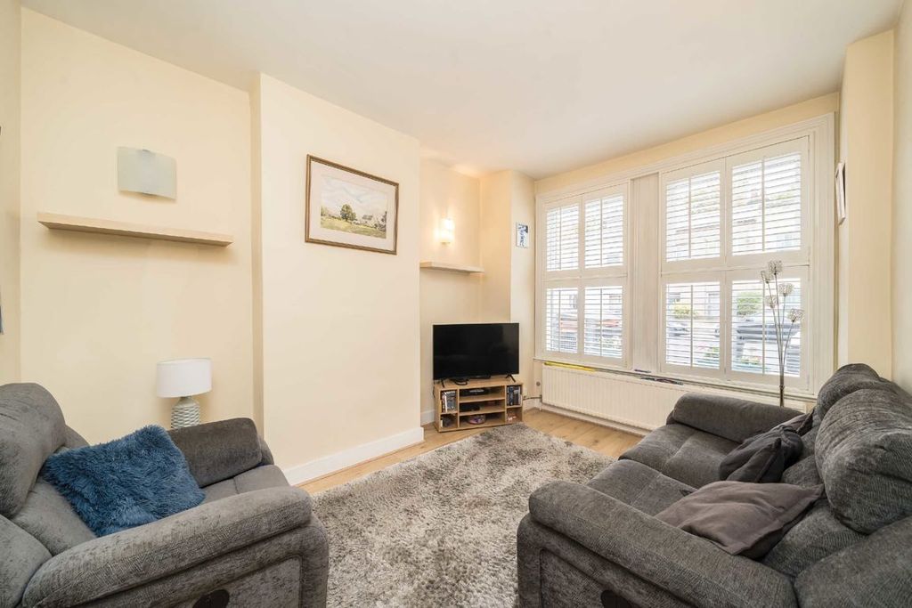 Property photo 2 of 10