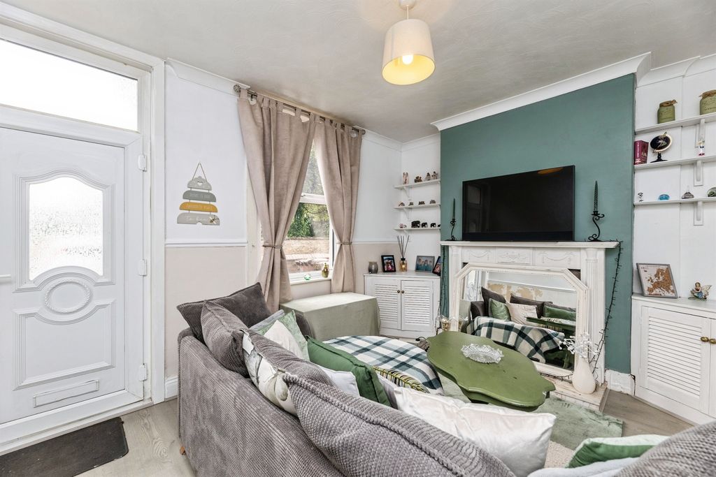 Property photo 2 of 14