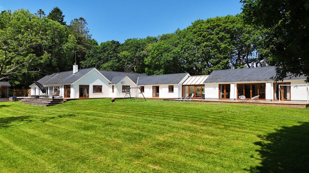 Property photo 1 of 31