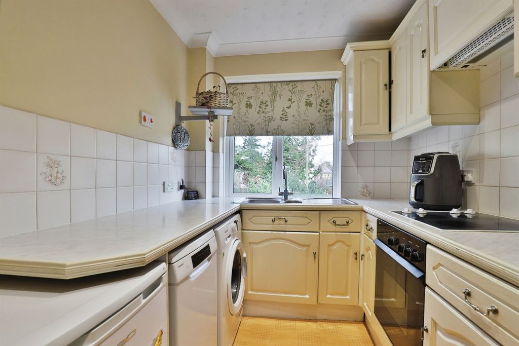 Property photo 3 of 14
