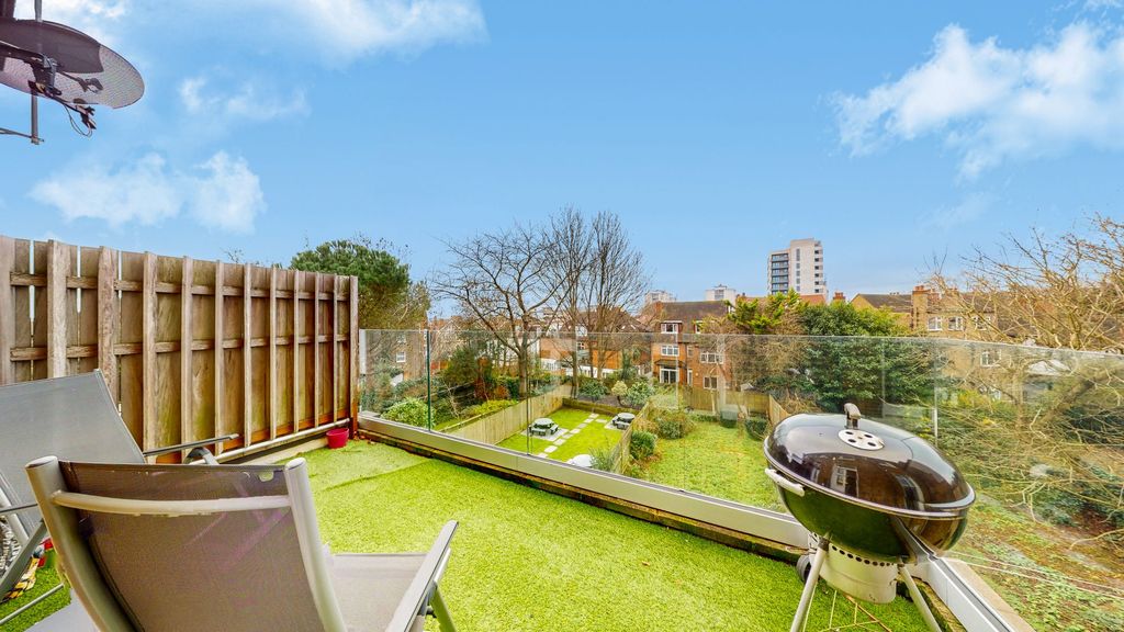 Property photo 2 of 16