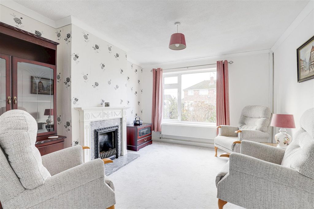 Property photo 2 of 21 12521.Jpg