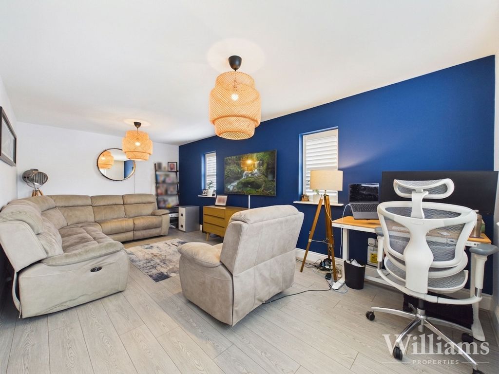 Property photo 3 of 16