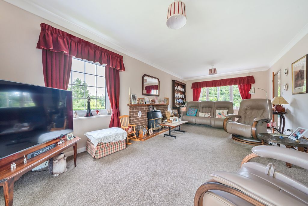 Property photo 3 of 24 Living Room