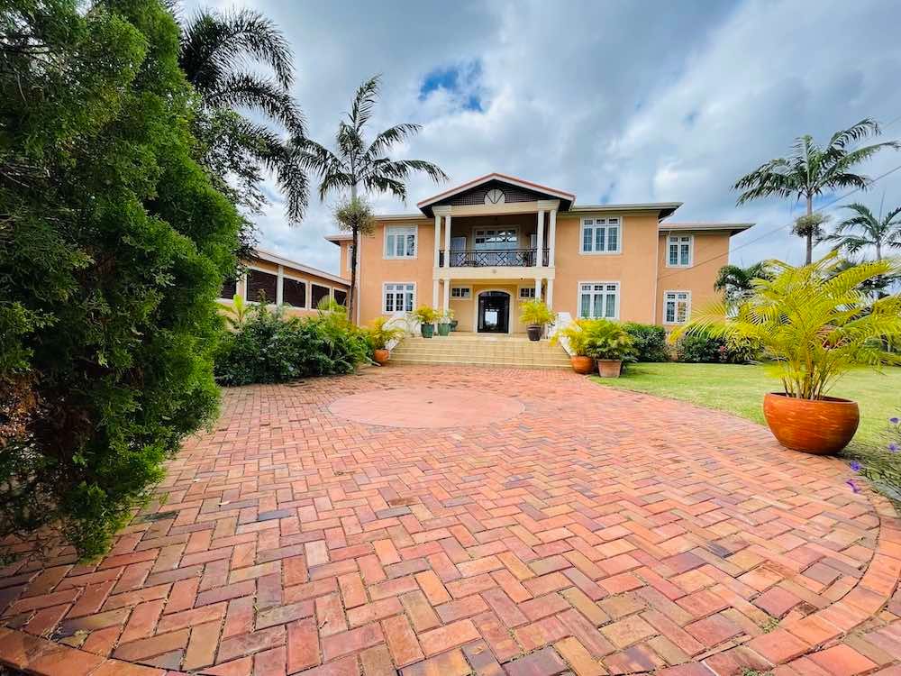 Property photo 1 of 23