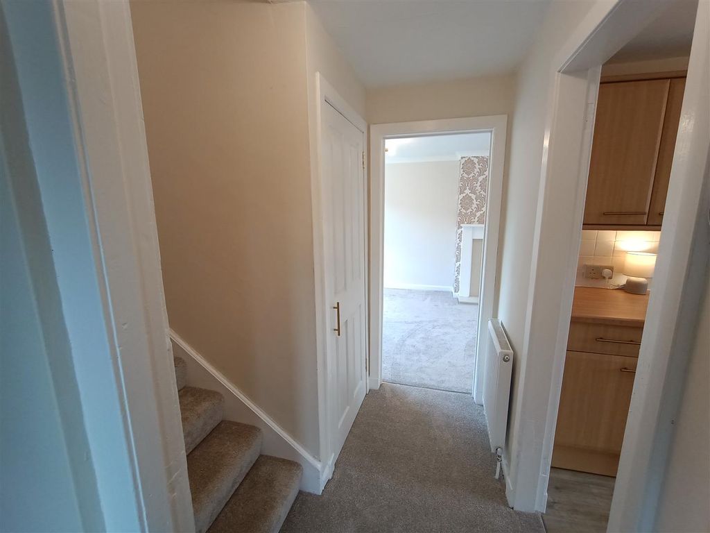 Property photo 2 of 16 Hall
