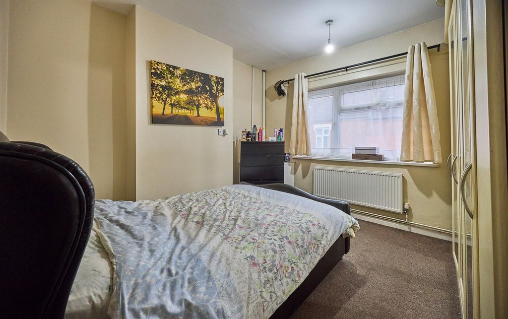 Property photo 3 of 5 Bedroom One To Rear