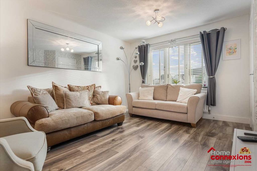 Property photo 2 of 26 Lounge (1)