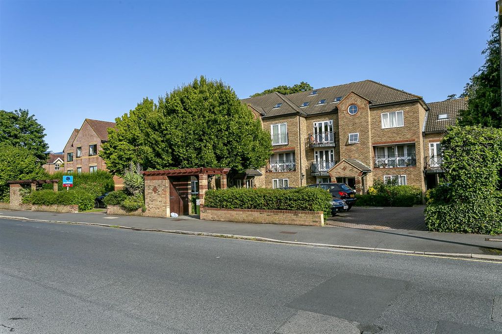Property photo 1 of 8 Flat-Camilla-Court-Grange-Road-Sutton-102.Jpg