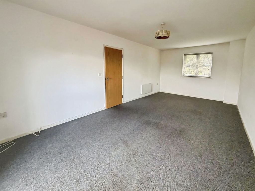 Property photo 3 of 7 Photo 4