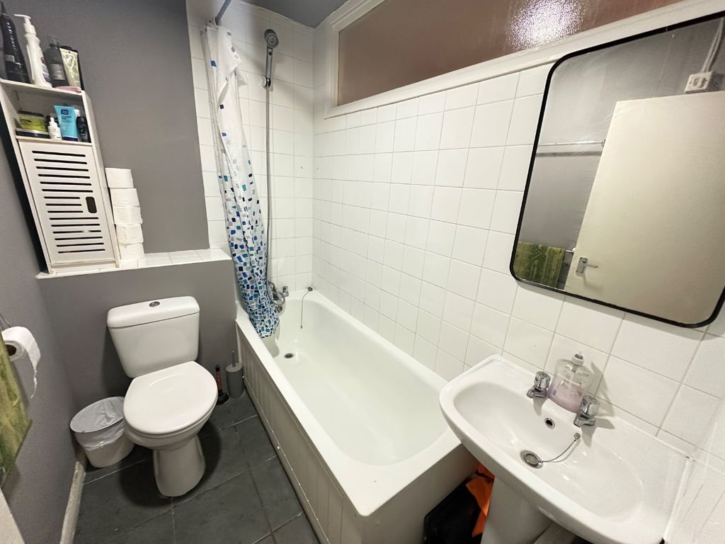 Property photo 3 of 5 4959422