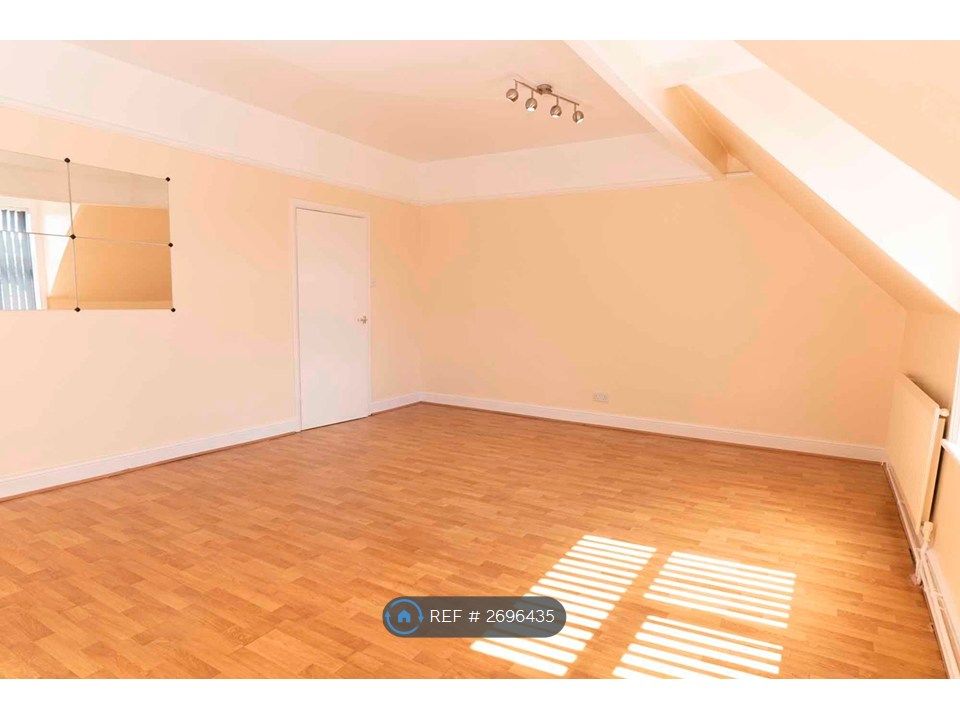 Property photo 2 of 10 Lounge