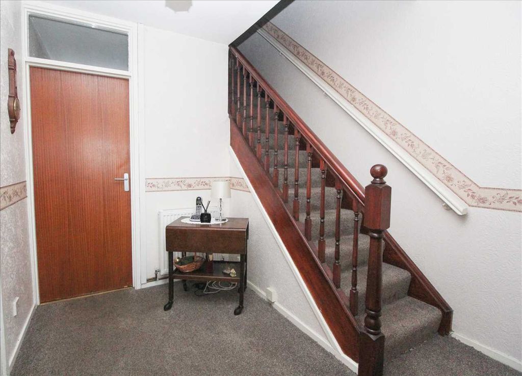Property photo 2 of 12 Entrance Hall