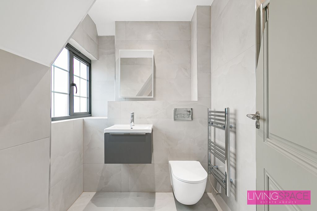 Property photo 1 of 30