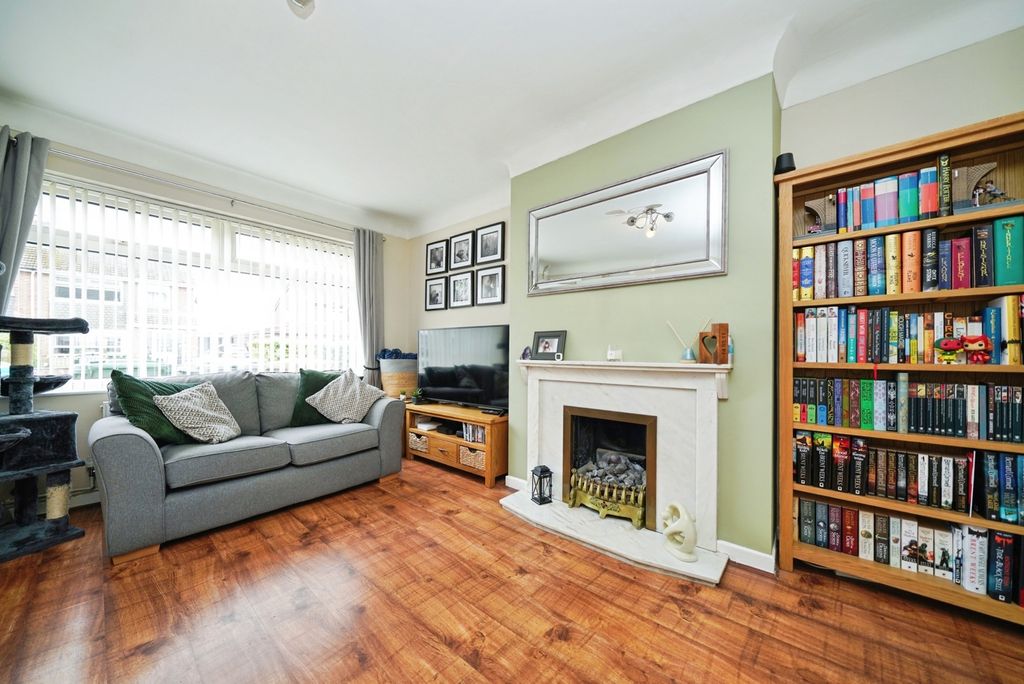 Property photo 3 of 17 Photo