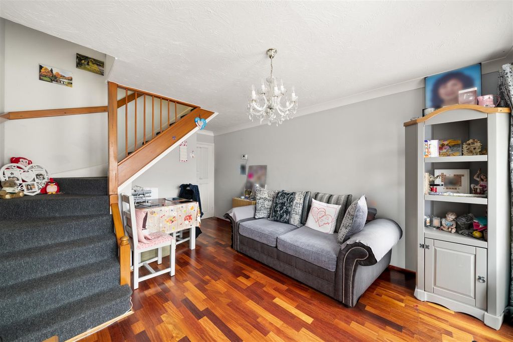 Property photo 3 of 9 2