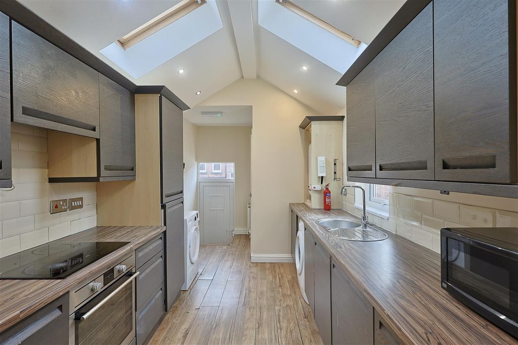 Property photo 1 of 19 8A76E935-6324-481D-98Ae-8Ef8B112Ed71_1_201_A.Jpeg