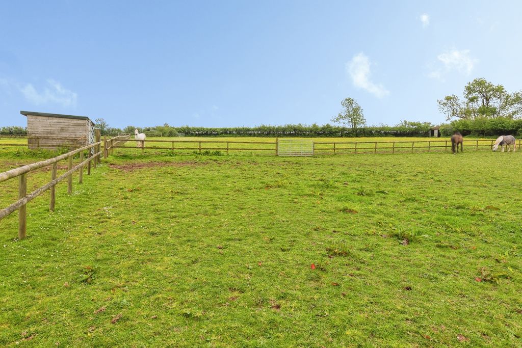 Property photo 2 of 30 Pbox-Img.Jpg