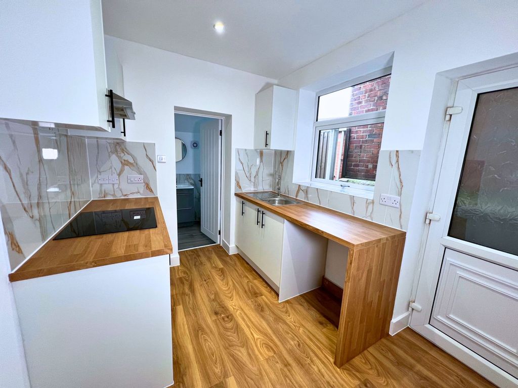 Property photo 3 of 11 Gallery