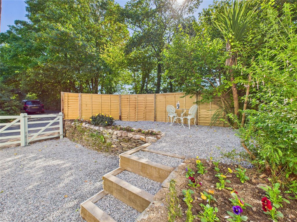 Property photo 3 of 11 Garden