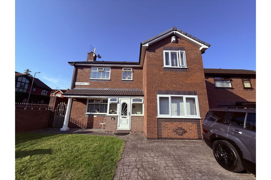 Property photo 1 of 28