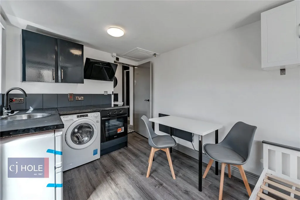 Apartment in Somerset BS16 - View 6