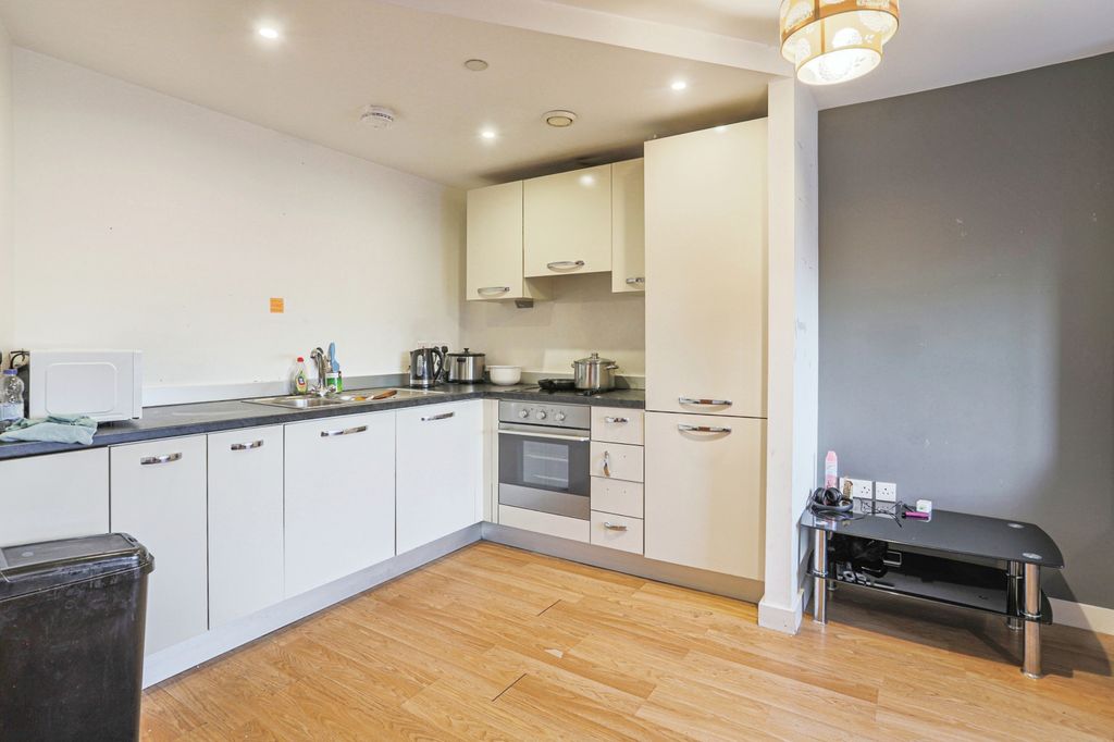 Property photo 2 of 12 Kitchen