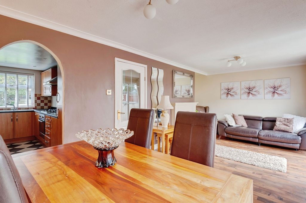 Property photo 3 of 22 Pbox-Img.Jpg