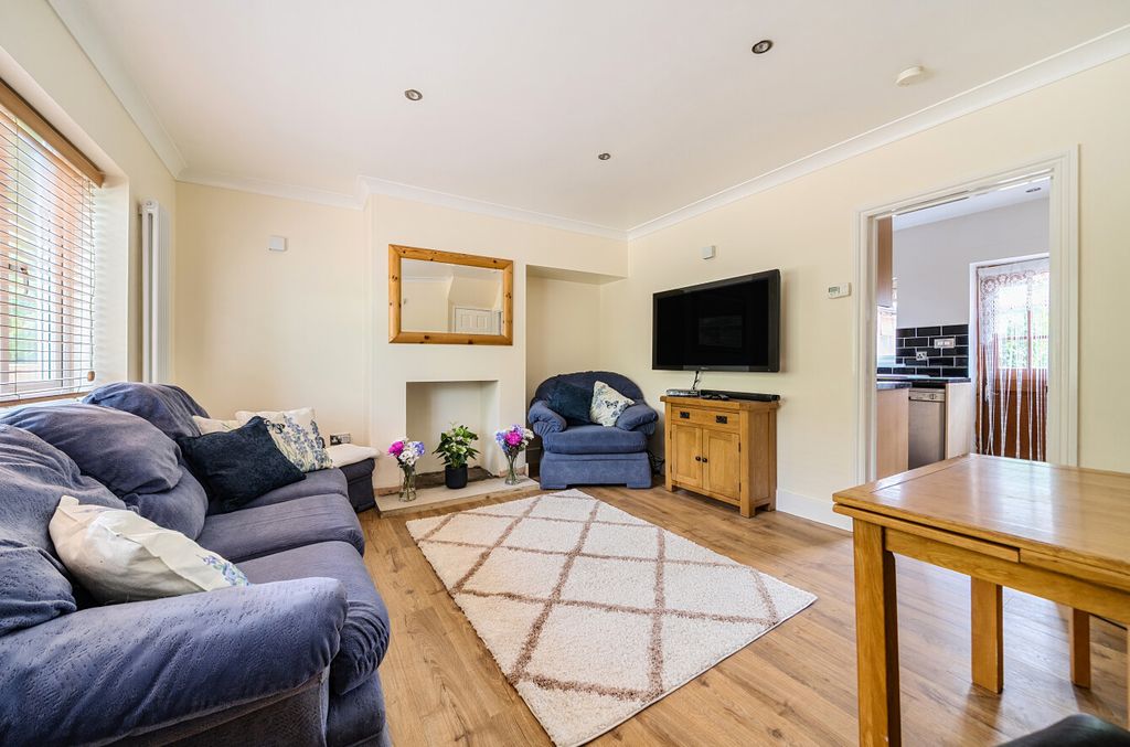 Property photo 3 of 20 1343615-7-68B8251...