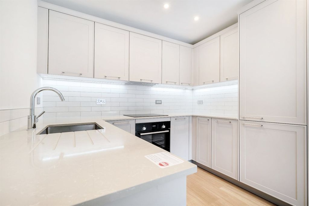 Property photo 2 of 9 Kitchen