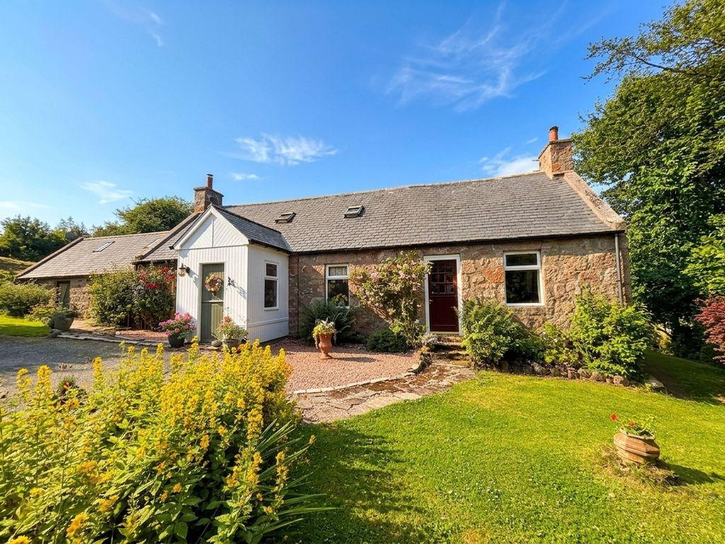 Property photo 1 of 40
