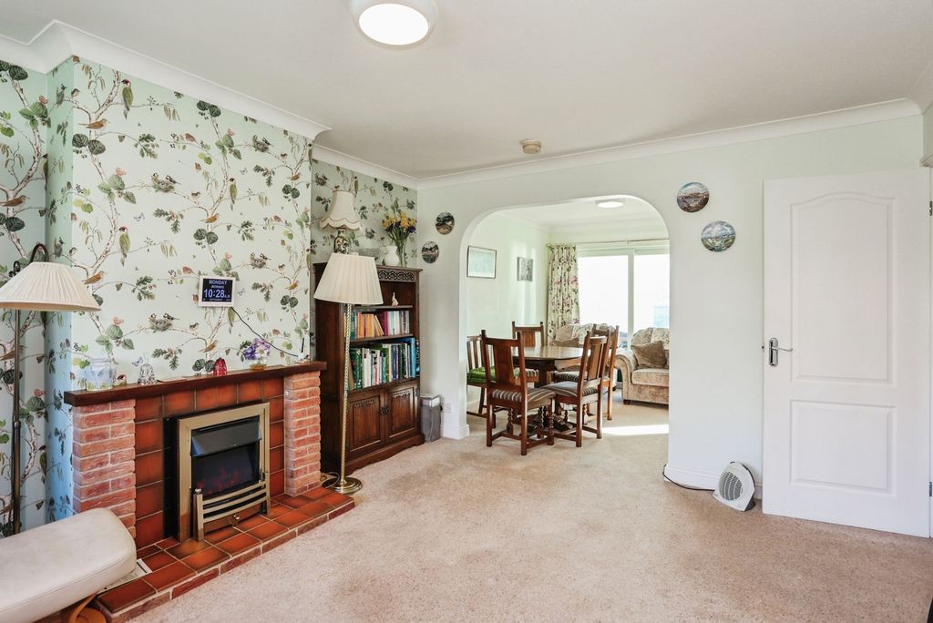 Property photo 3 of 17 Photo