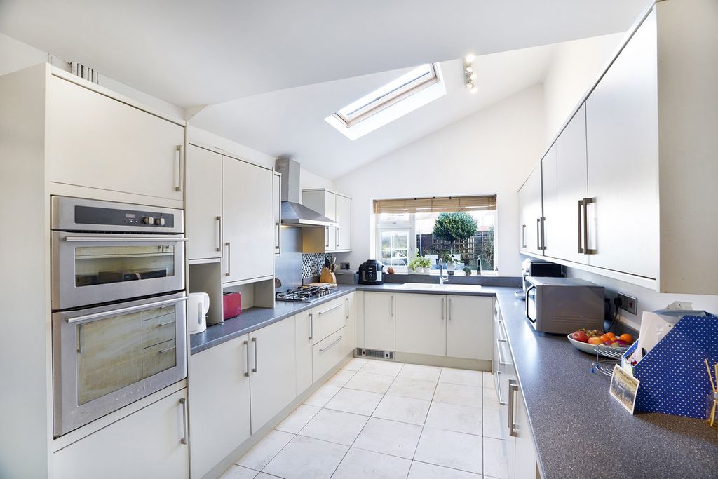 Property photo 3 of 26