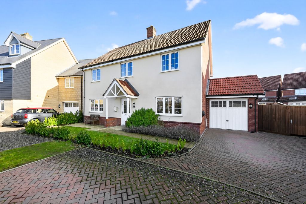 Property photo 2 of 32