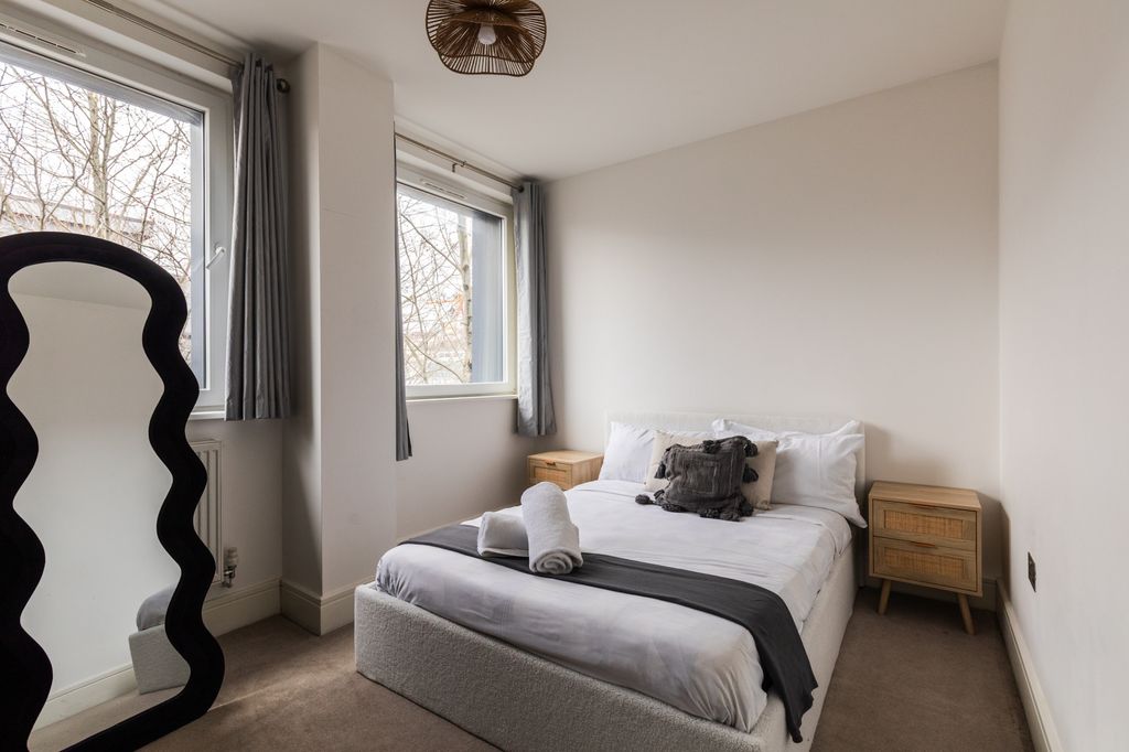 Property photo 3 of 25