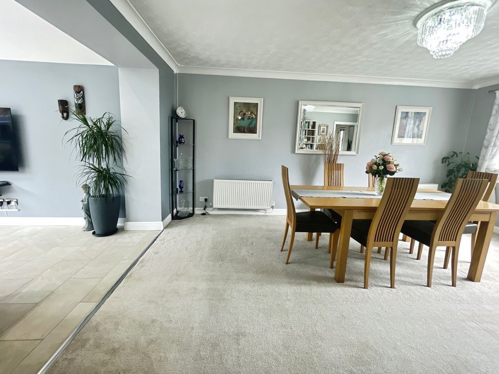 Property photo 3 of 22 Dining