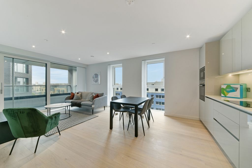 Property photo 2 of 9 Living Area