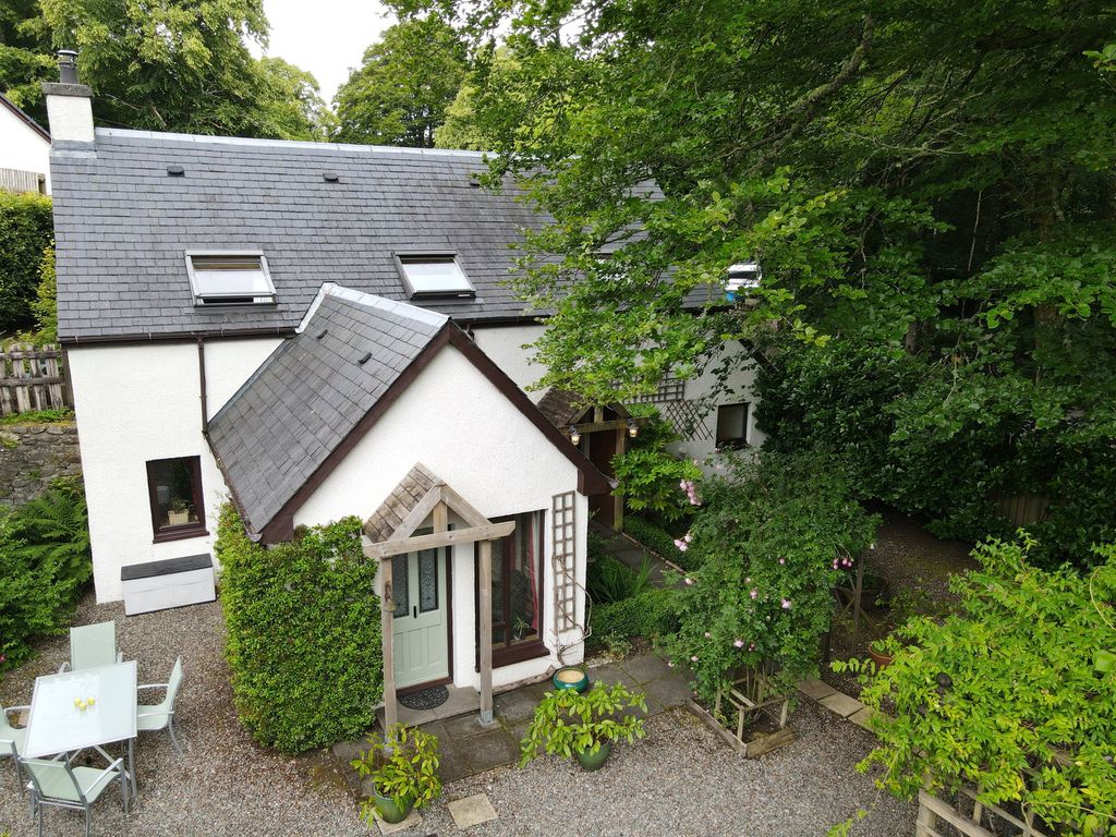 Property photo 1 of 32