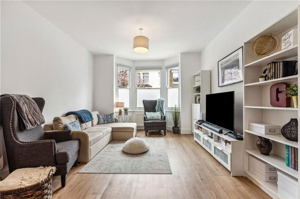Property photo 1 of 7